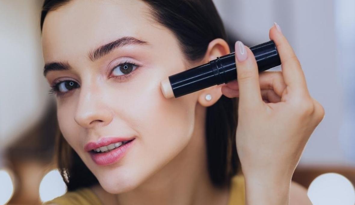 Korektor do twarzy - produkt do wielu zadań